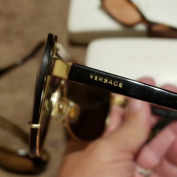 3 pair Versace sunglasses 🕶  with cases!! - Picture 7 of 13